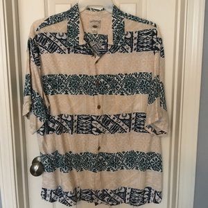 Men’s Island Wear Button Up Shirt